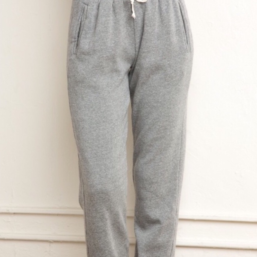 BRANDY MELVILLE GREY SWEATS